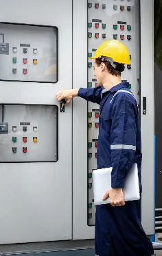 Tableros de emergencia industrial en operación